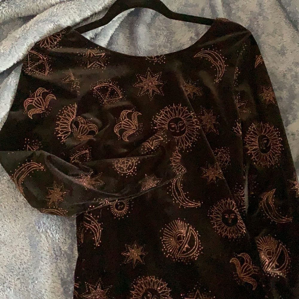 Low Back Velvet Bodycon Sun and Moon Dress - Picture 6 of 6